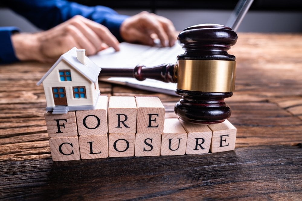 Foreclosure,Lawyer,Agreement.,Mortgage,And,Bankruptcy.,House,Auction